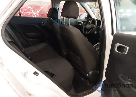 2021 Hyundai Venue Se z USA, uszkodzony, nr VIN KMHRB8A3XMU076053